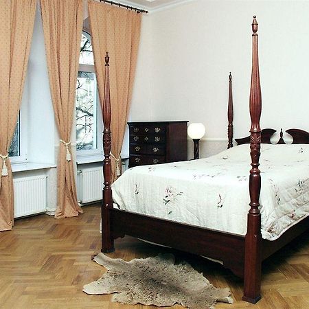 Pecherskie Lipki Hotel Kiev Exterior photo