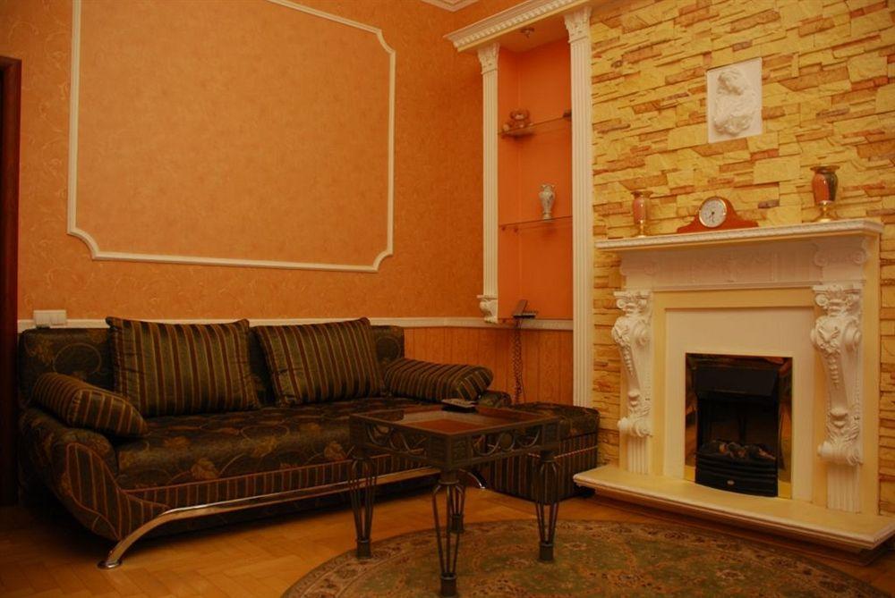 Pecherskie Lipki Hotel Kiev Exterior photo