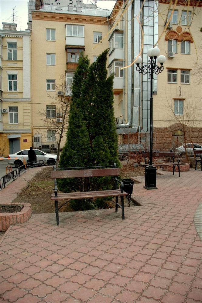 Pecherskie Lipki Hotel Kiev Exterior photo